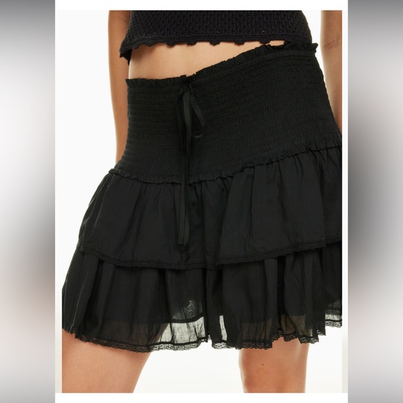 NWOT aritzia Wilfred high rise tiered mini skirt - Picture 2 of 11